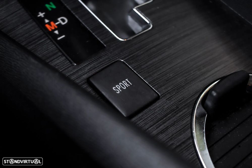 Toyota Avensis SW 2.2 D-CAT Premium - 22