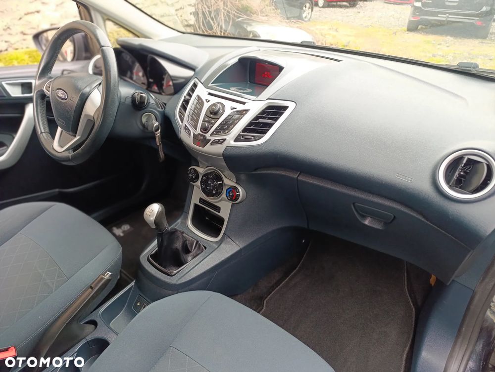 Ford Fiesta 1.25 Champions Edition - 26