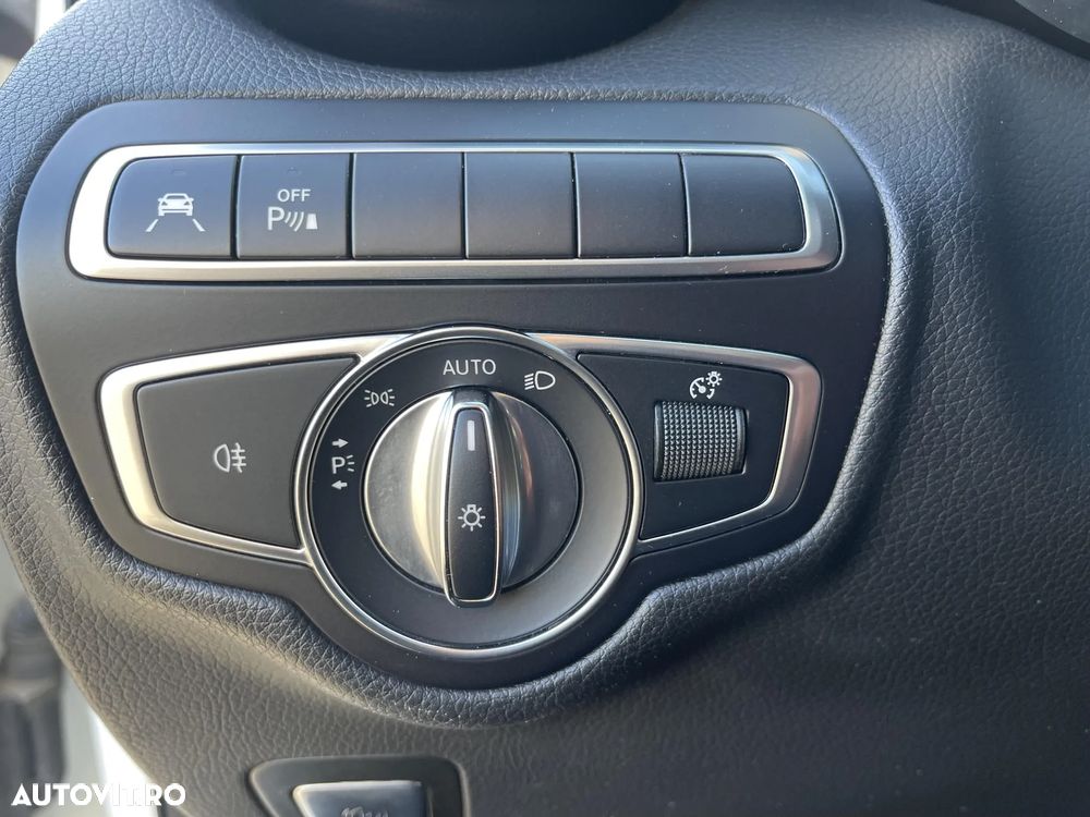 Mercedes-Benz GLC 250 4MATIC 9G-TRONIC AMG Line - 11