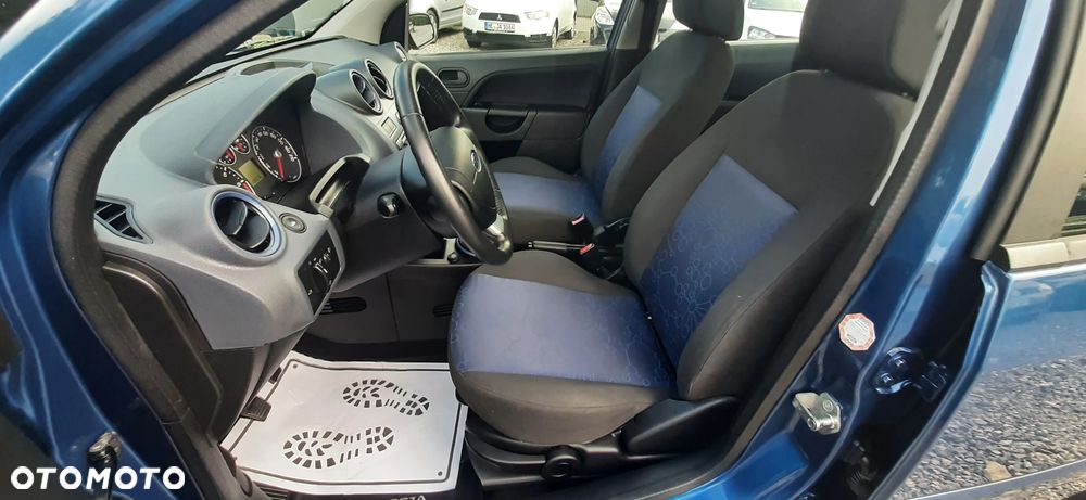 Ford Fiesta - 34