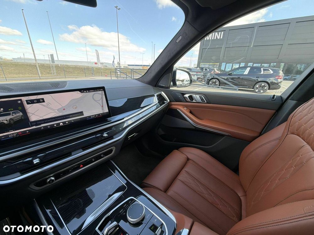 BMW X7 - 25