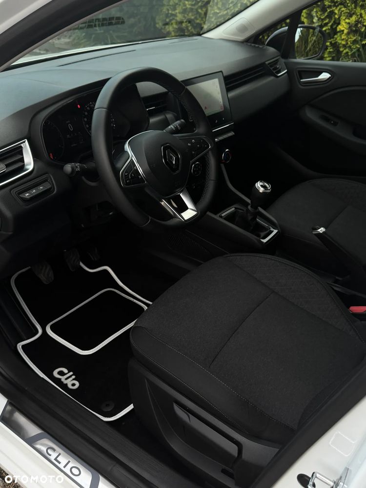 Renault Clio - 31