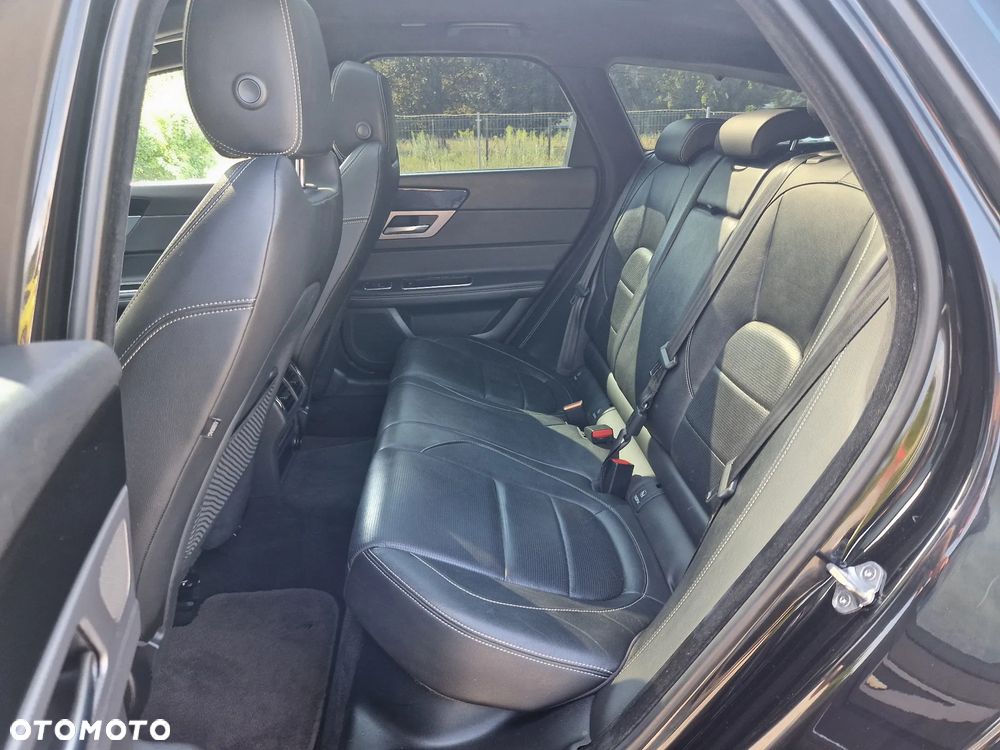 Jaguar XF 2.0 i4D AWD R-Sport - 12