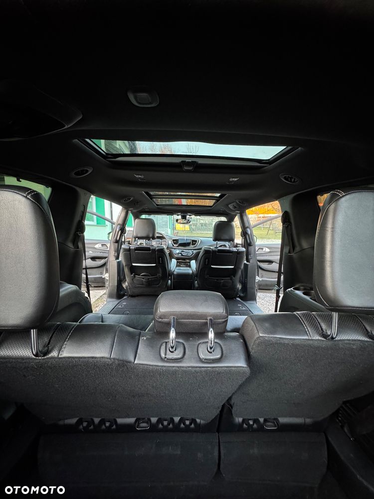 Chrysler Pacifica - 9