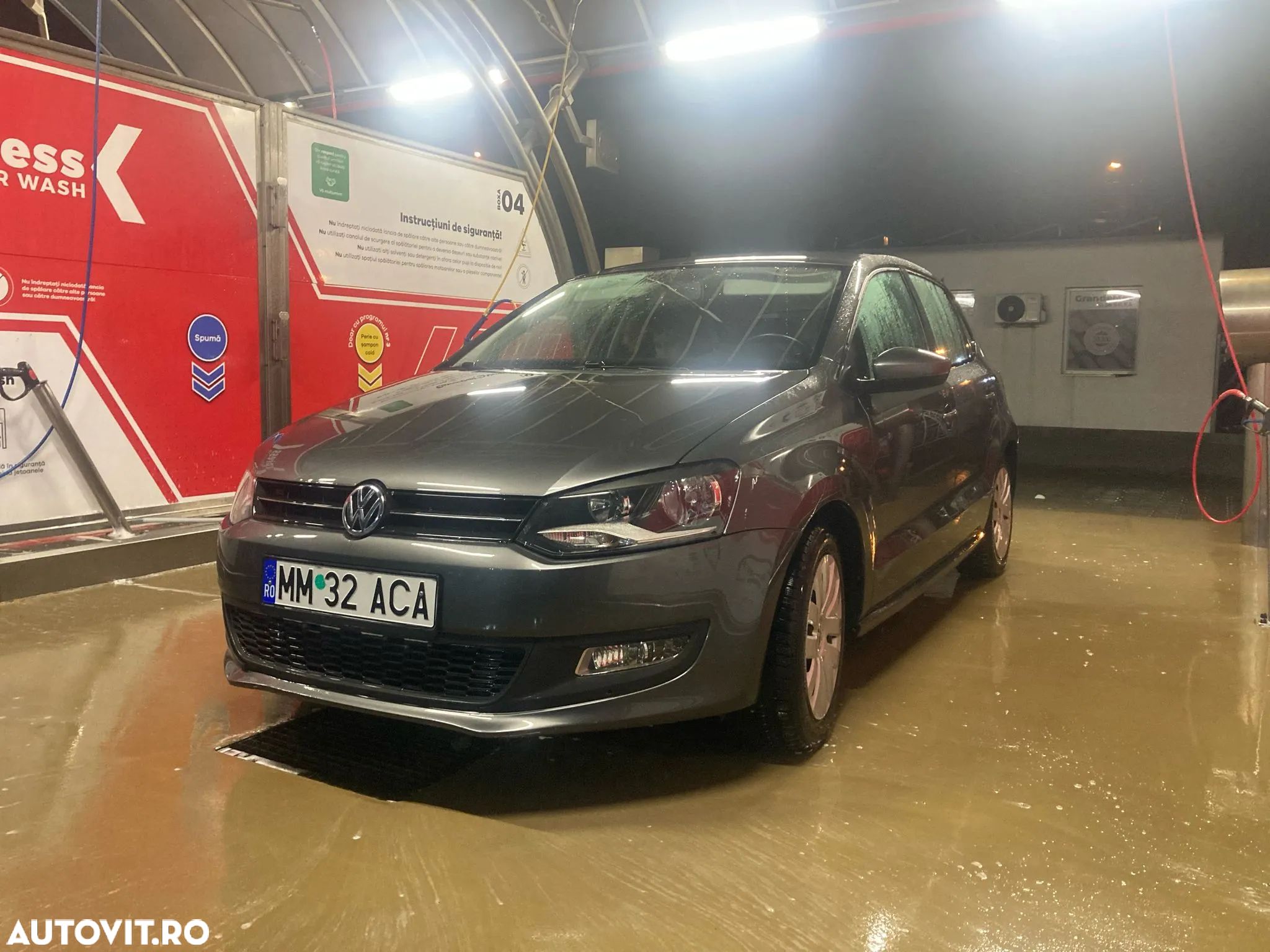 Volkswagen Polo 1.6 TDI Highline - 1
