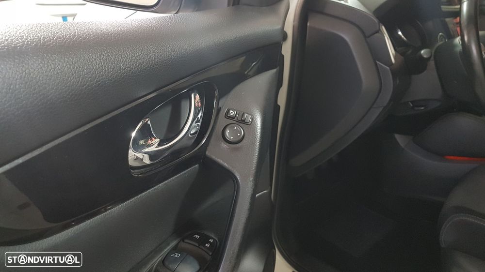 Nissan Qashqai 1.5 dCi N-Connecta - 15