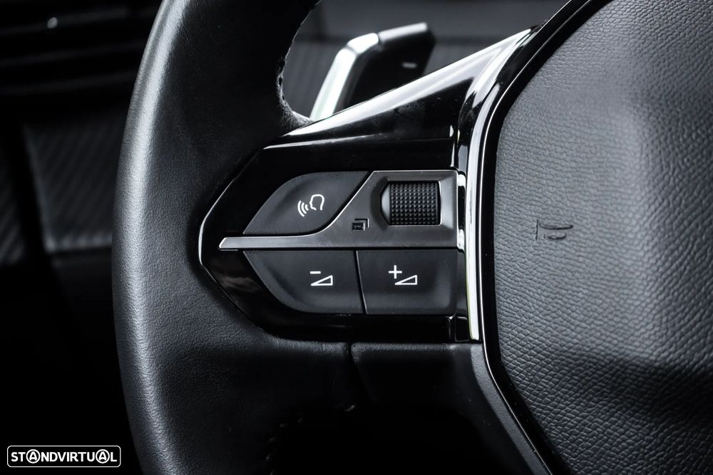 Peugeot 2008 1.5 BlueHDi Allure EAT8 - 14