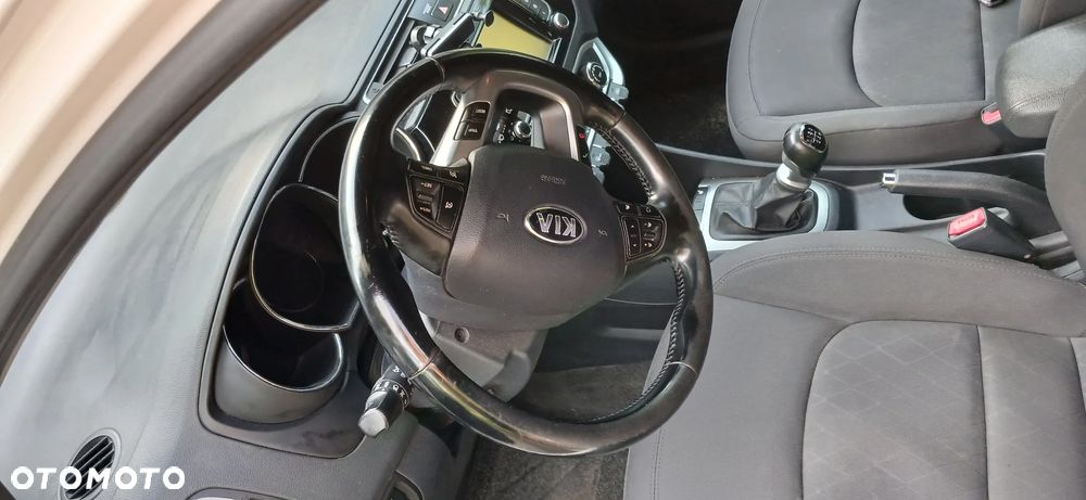 Kia Rio 1.1 crdi M - 8