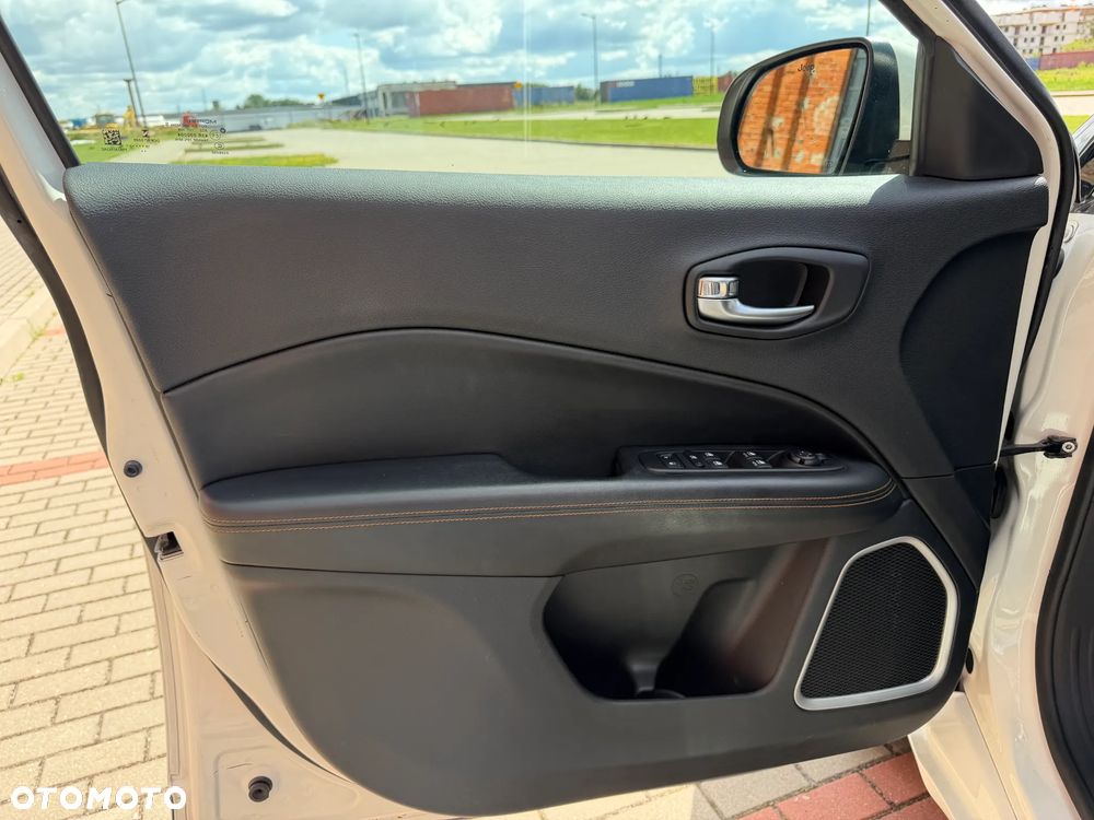 Jeep Compass - 14