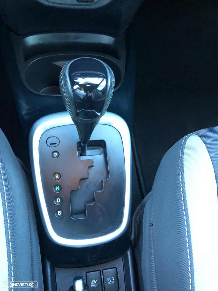 Toyota Yaris 1.5 HSD Comfort - 19