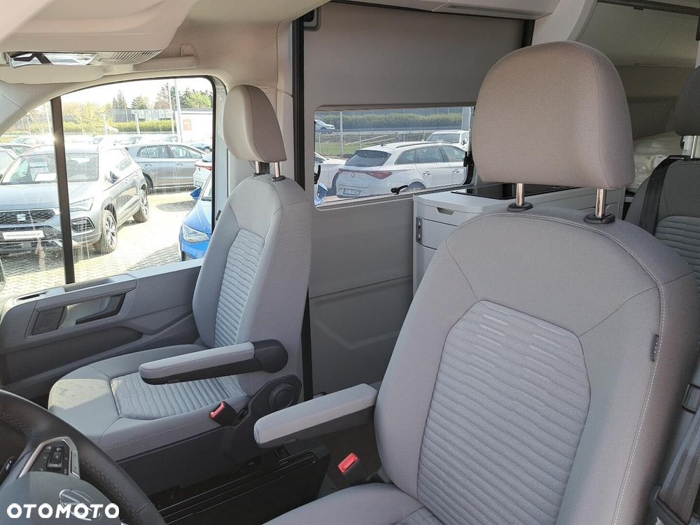 Volkswagen Grand California Grand California 600 DMC 3500kg silnik: 2,0 l TDI EURO VI-e SCR / 163KM/skrzynia biegów: Przedni napęd automatyczna 8-biegowa rozstaw osi: 3640 mm - 13