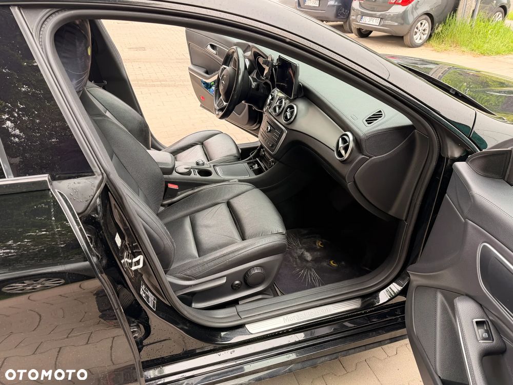 Mercedes-Benz CLA 220 (CDI) d 7G-DCT AMG Line - 28