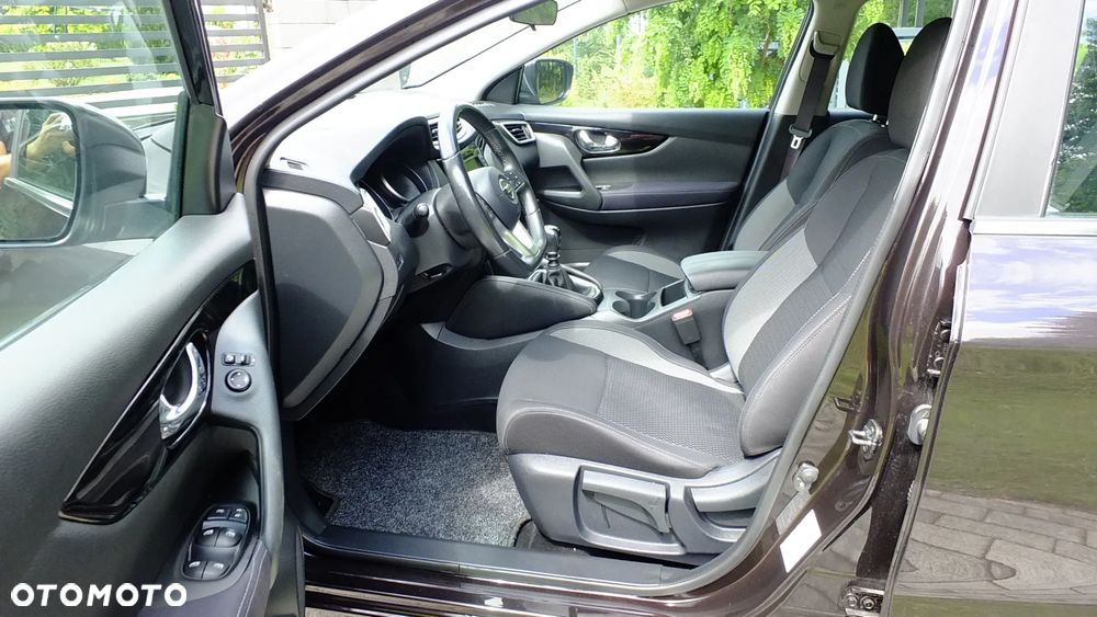 Nissan Qashqai 1.3 DIG-T N-Connecta - 4