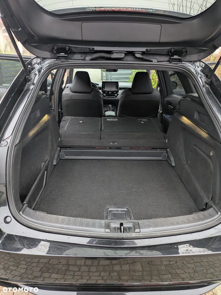 Toyota Corolla 2.0 Hybrid Style - 17