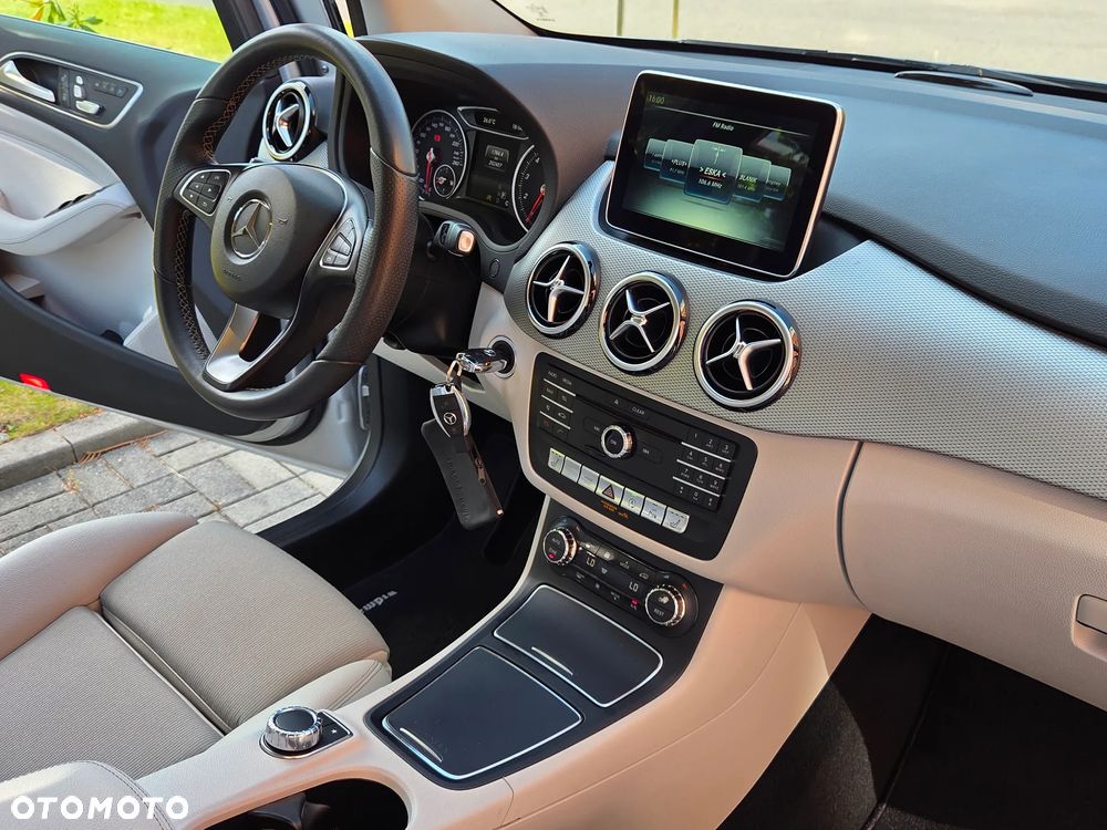 Mercedes-Benz Klasa B 180 7G-DCT Edition - 21