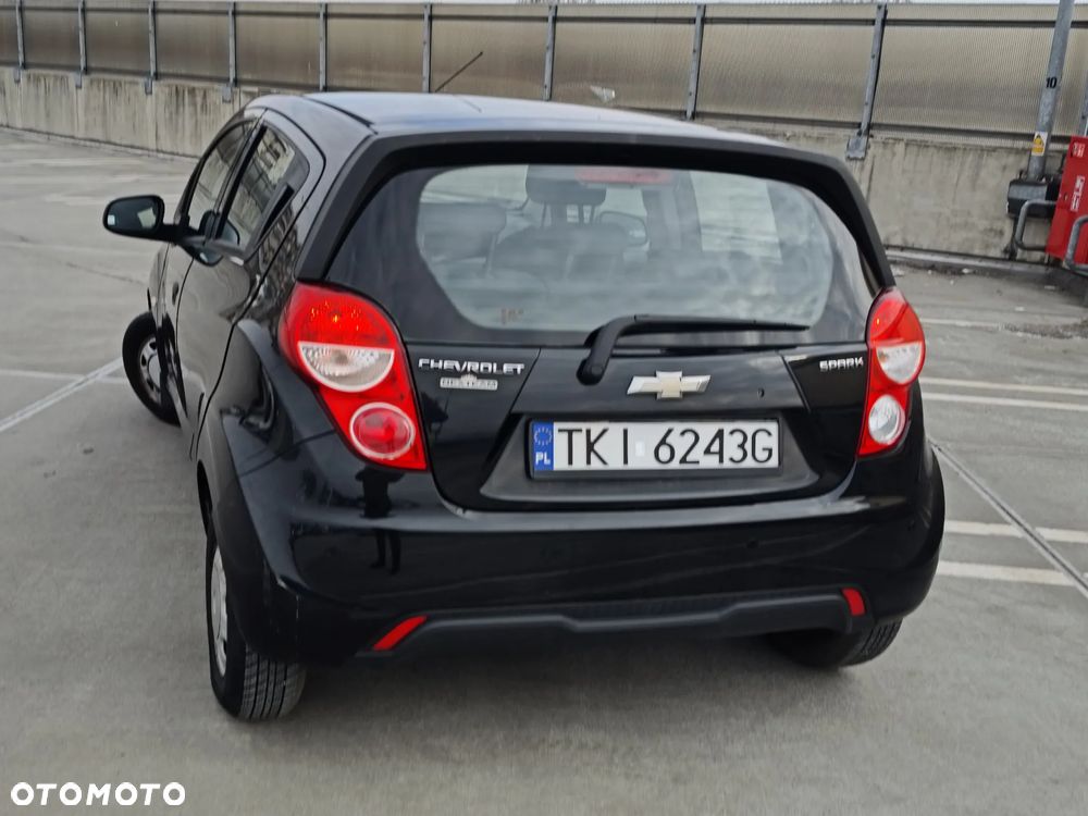 Chevrolet Spark 1.0 Base - 4