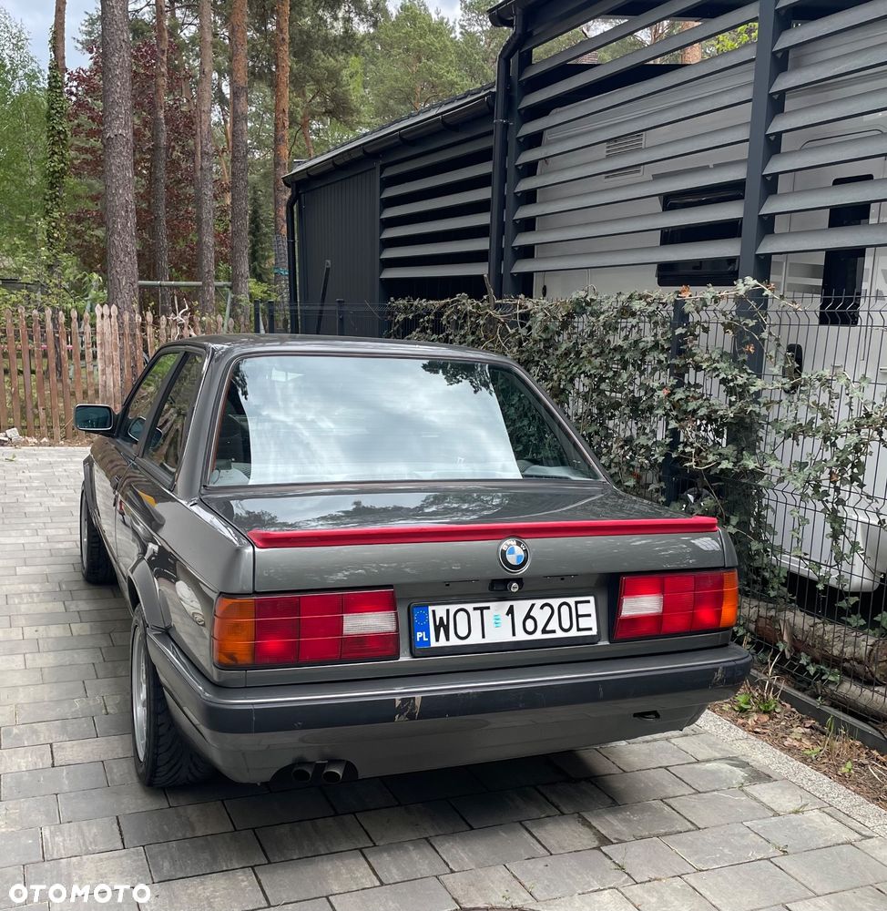 BMW Seria 3 325i - 5