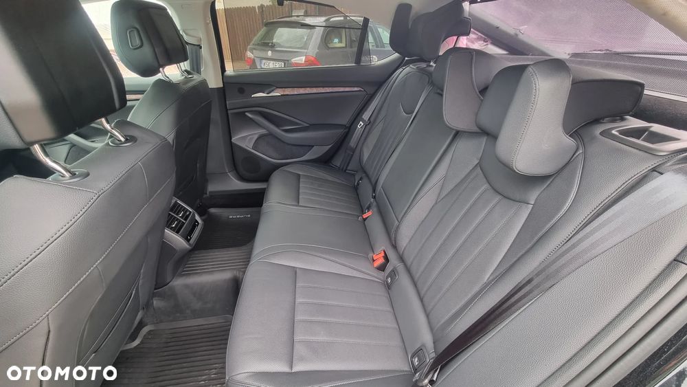 Skoda Superb 2.0 TDI SCR 4x4 L&K DSG - 19