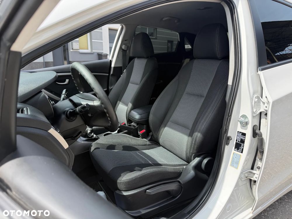 Hyundai i30 1.4 Comfort - 4
