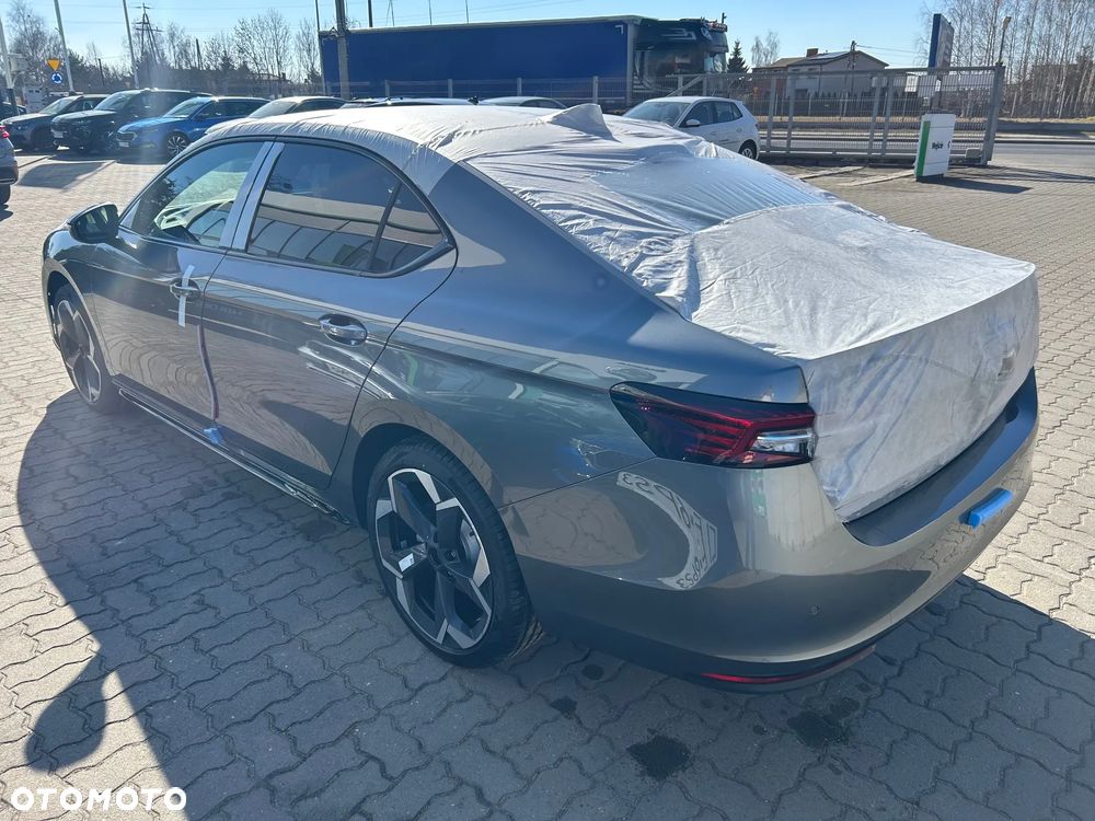 Skoda Superb 2.0 TDI SCR Sportline DSG - 2