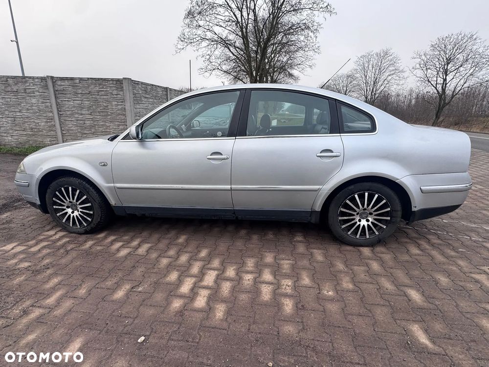 Volkswagen Passat 1.9 TDI Highline - 4