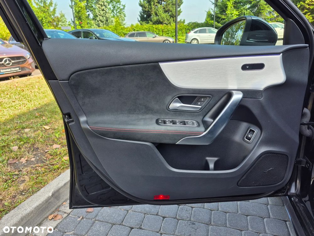 Mercedes-Benz Klasa A 250 e PHEV AMG Line 8G-DCT - 16