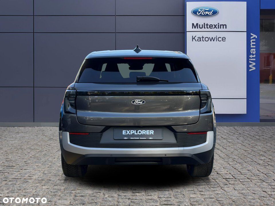 Ford Explorer - 4