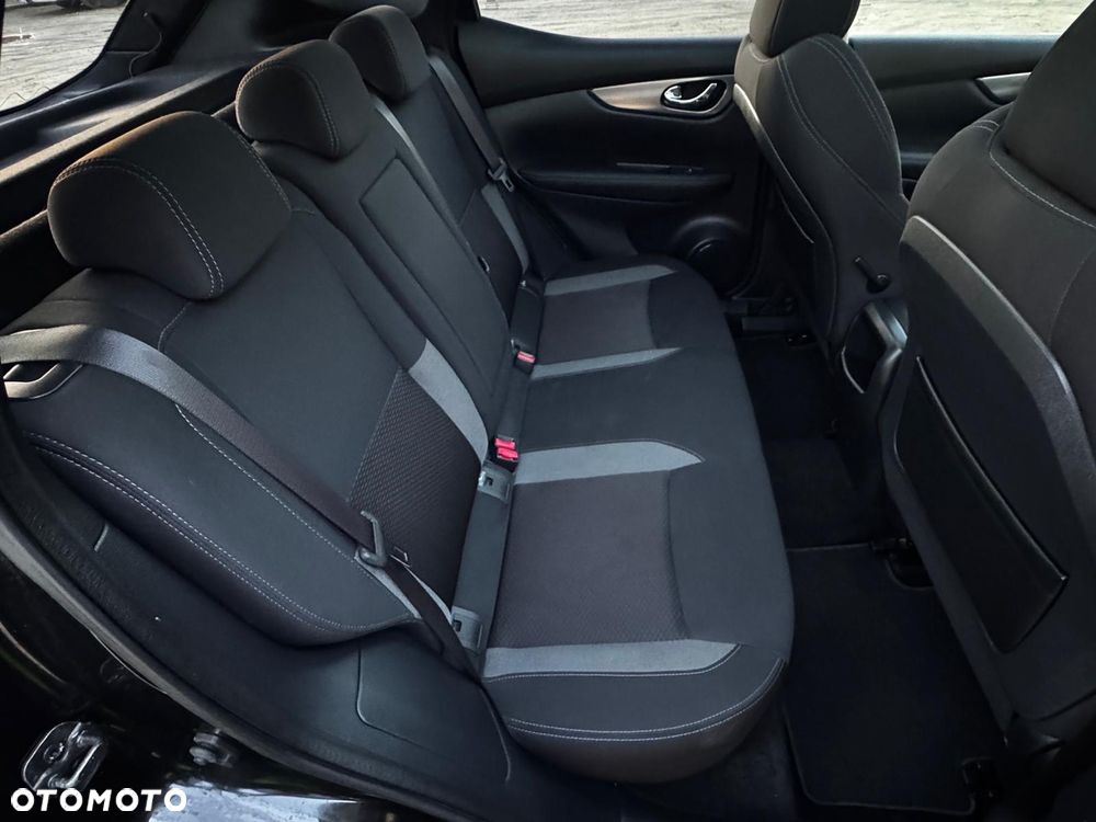 Nissan Qashqai 1.3 DIG-T TEKNA - 26