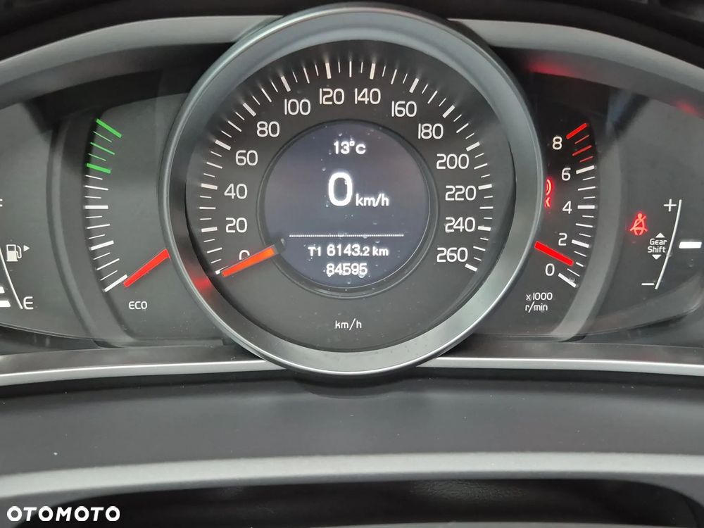 Volvo V40 T3 Drive-E Momentum - 17