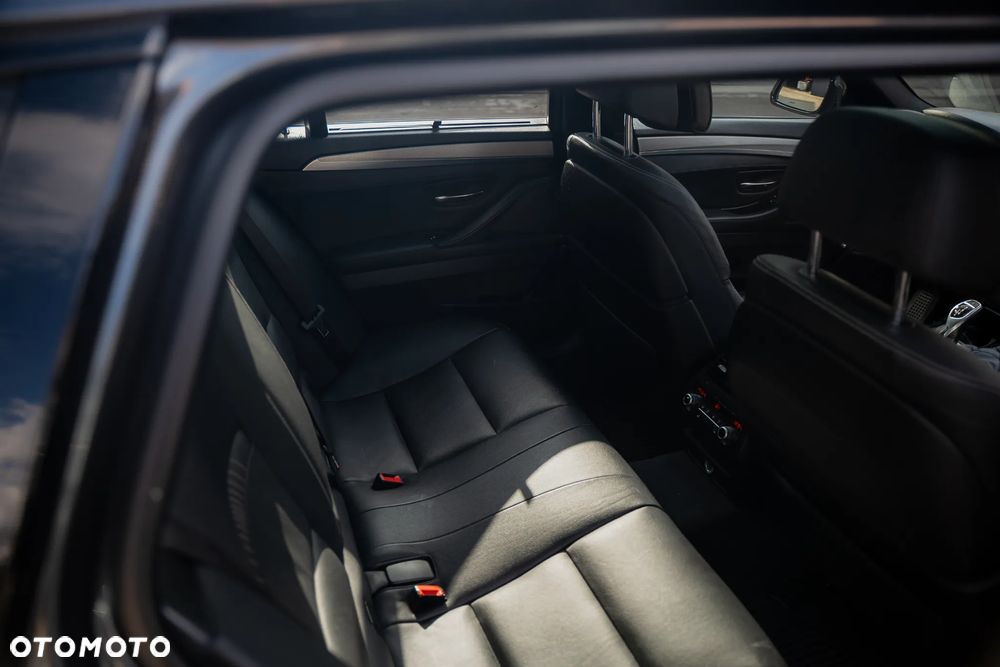 BMW Seria 5 535d xDrive - 15