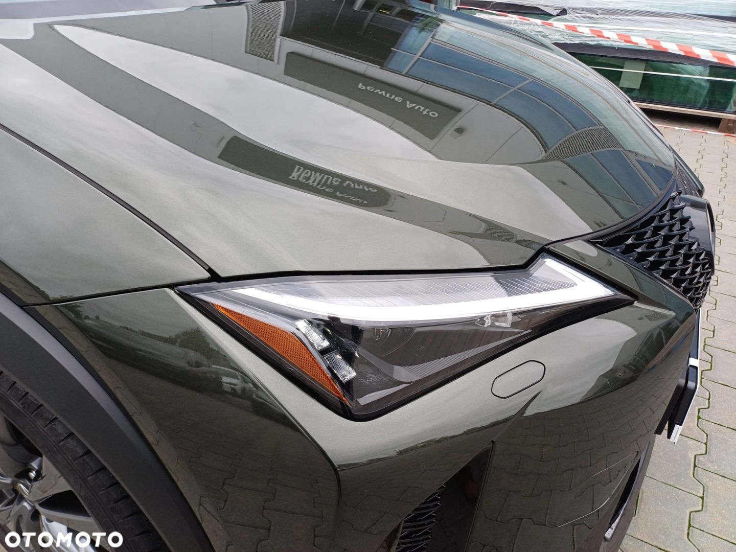 Lexus UX 300h F Sport Design - 20