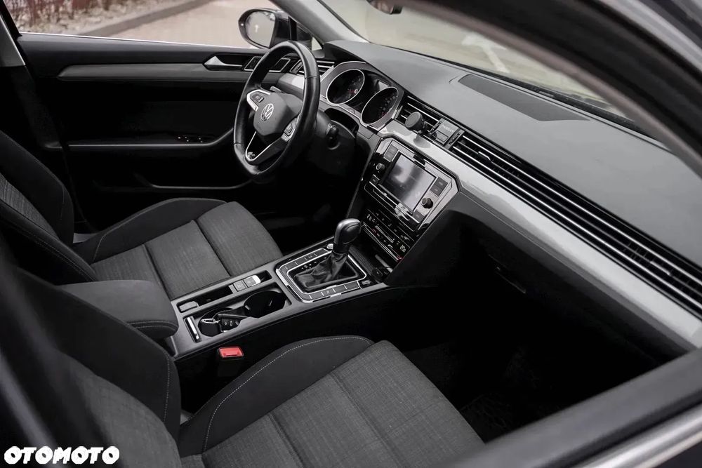 Volkswagen Passat - 23
