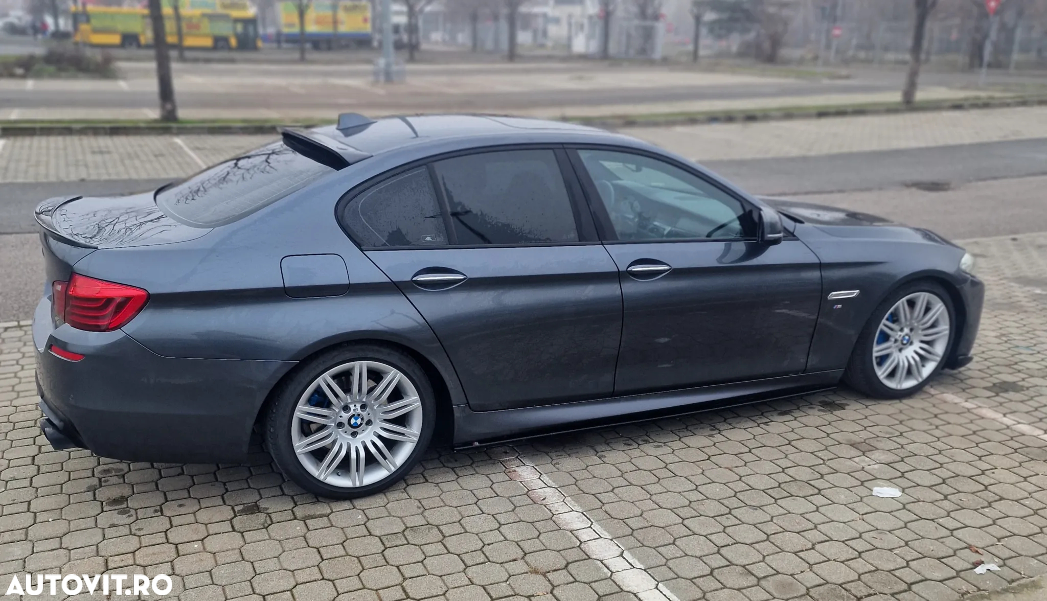 BMW Seria 5 525d xDrive AT - 3