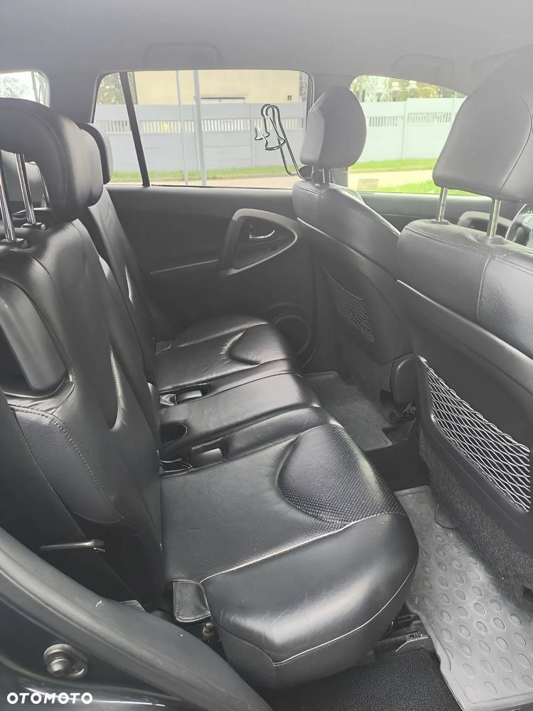 Toyota RAV4 - 17