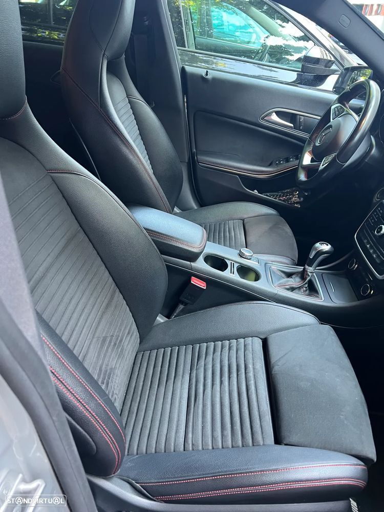 Mercedes-Benz CLA 180 d Shooting Brake AMG Line - 13