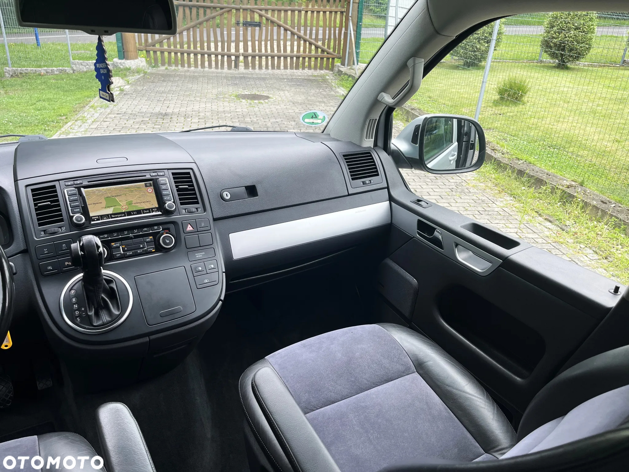 Volkswagen Multivan - 15