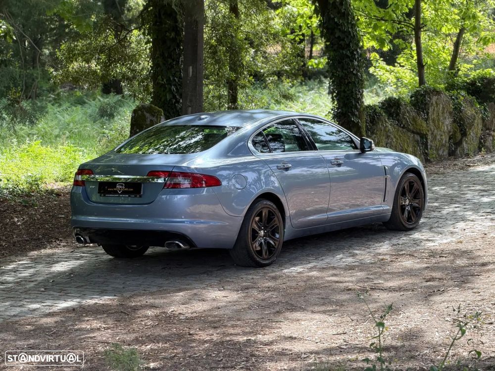 Jaguar XF 2.7 D V6 Premium Luxury - 39