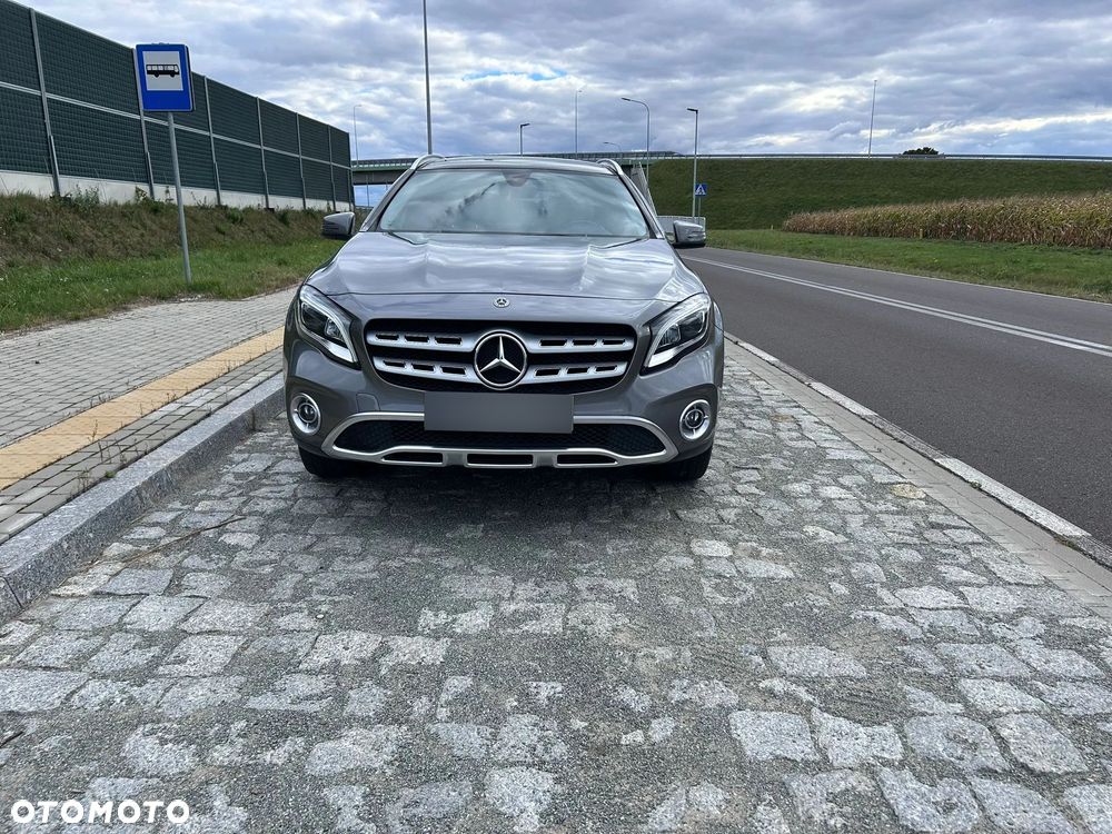 Mercedes-Benz GLA 250 4Matic 7G-DCT UrbanStyle Edition - 2