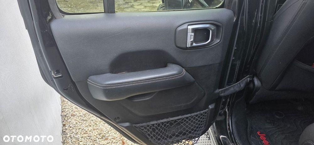 Jeep Wrangler - 33