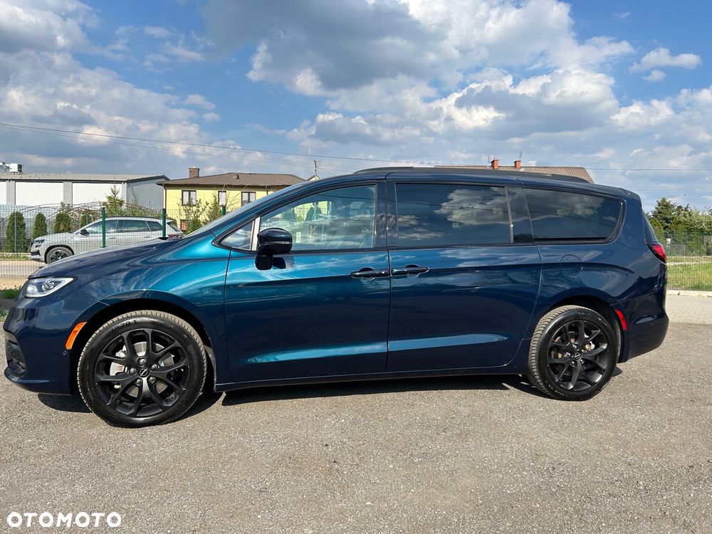 Chrysler Pacifica - 2