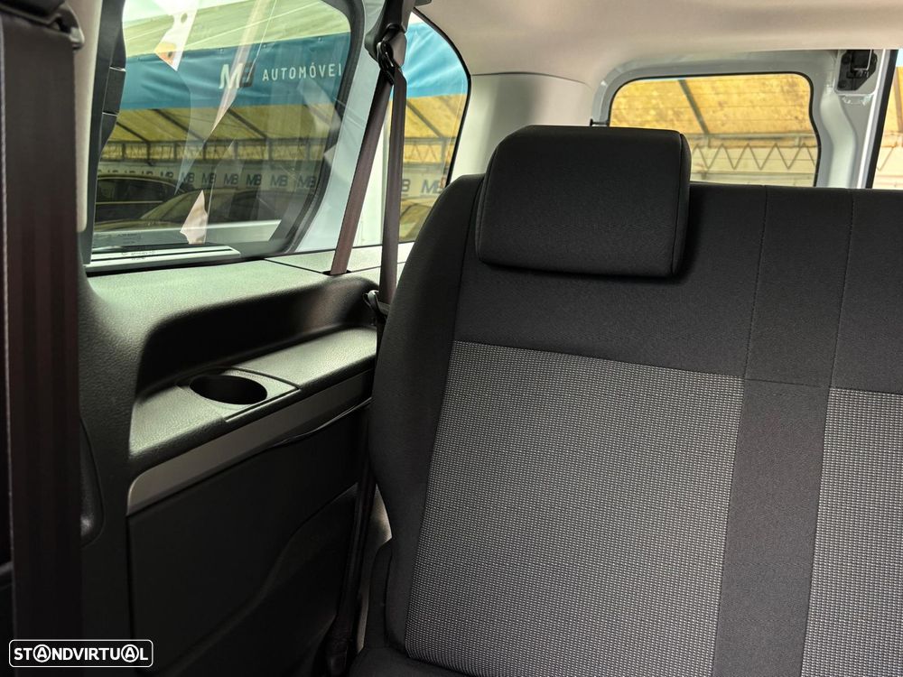 Peugeot e-Expert 75 kWh Semi-Vidrado Premium Long - 18