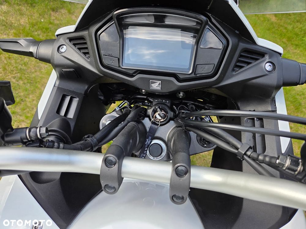 Honda VFR - 12