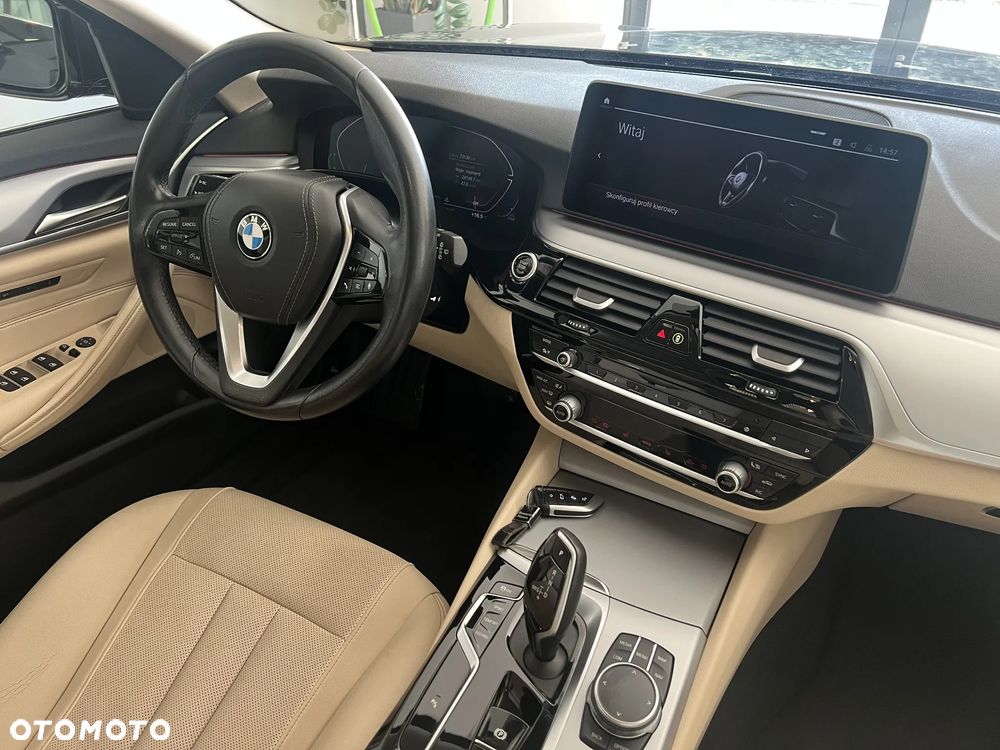 BMW Seria 5 520d mHEV - 13