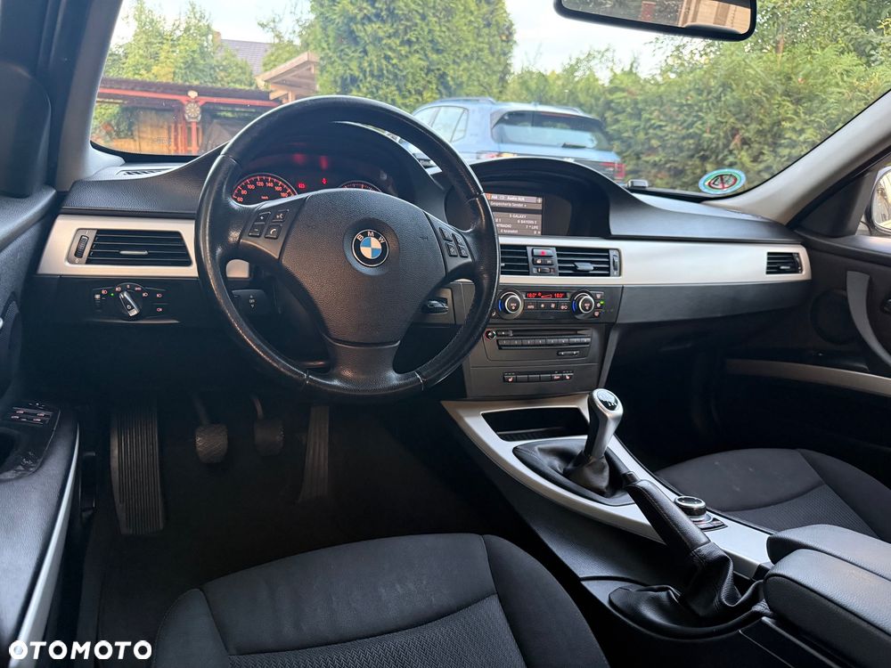 BMW Seria 3 320i Edition Exclusive - 27
