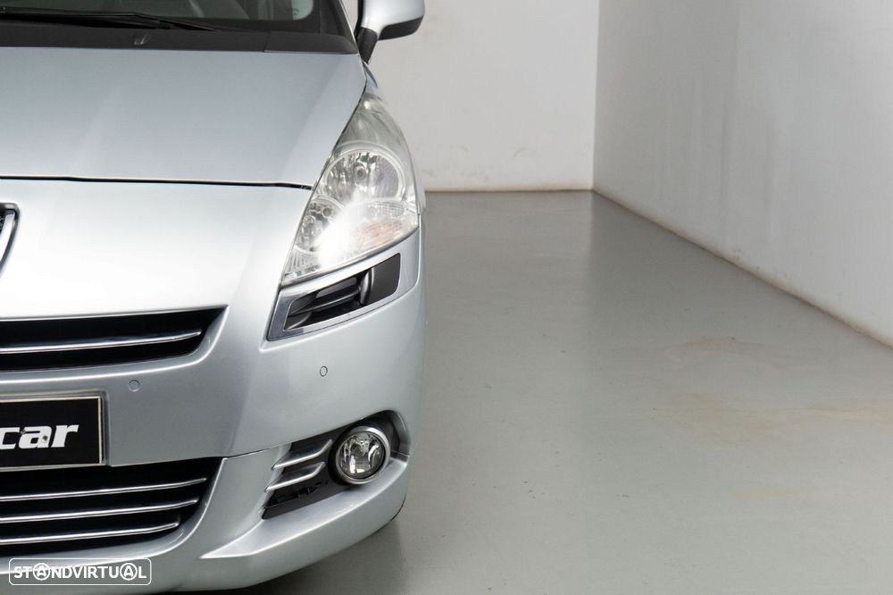 Peugeot 5008 1.6 HDi 7L Allure - 21
