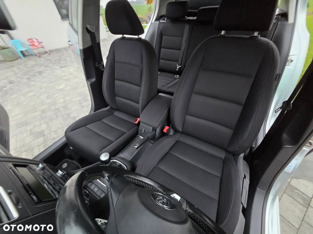 Volkswagen Golf - 22