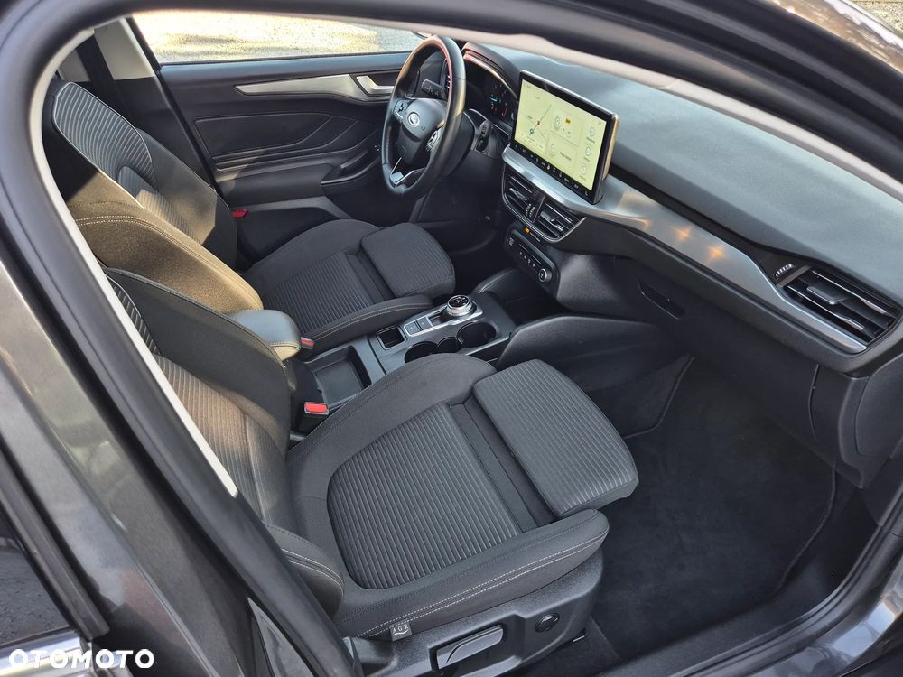 Ford Focus - 32