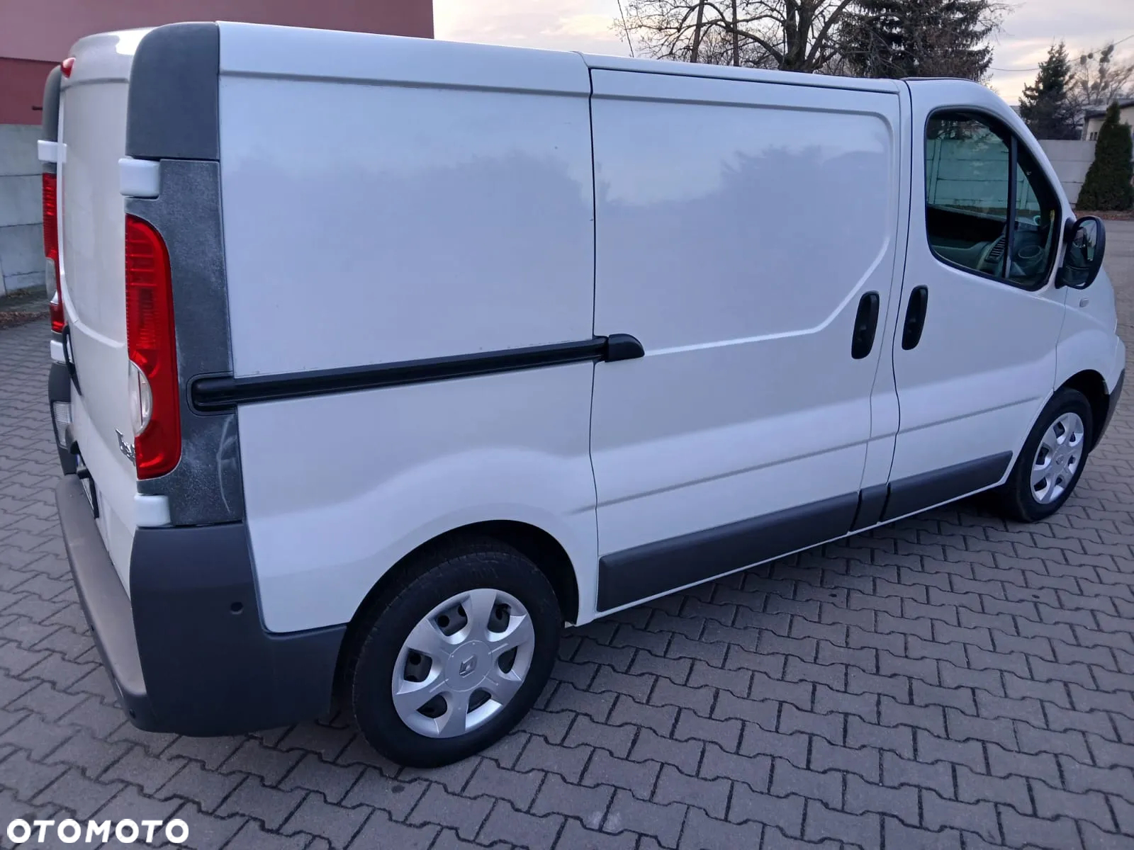 Renault TRAFIC - 8