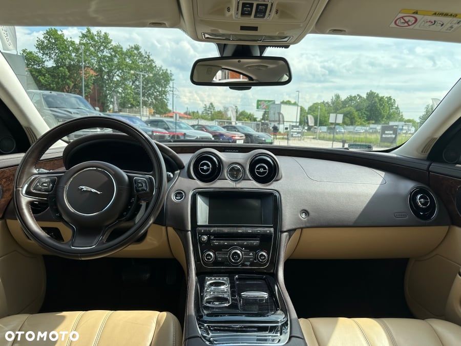Jaguar XJ 3.0 D V6 Portfolio - 13