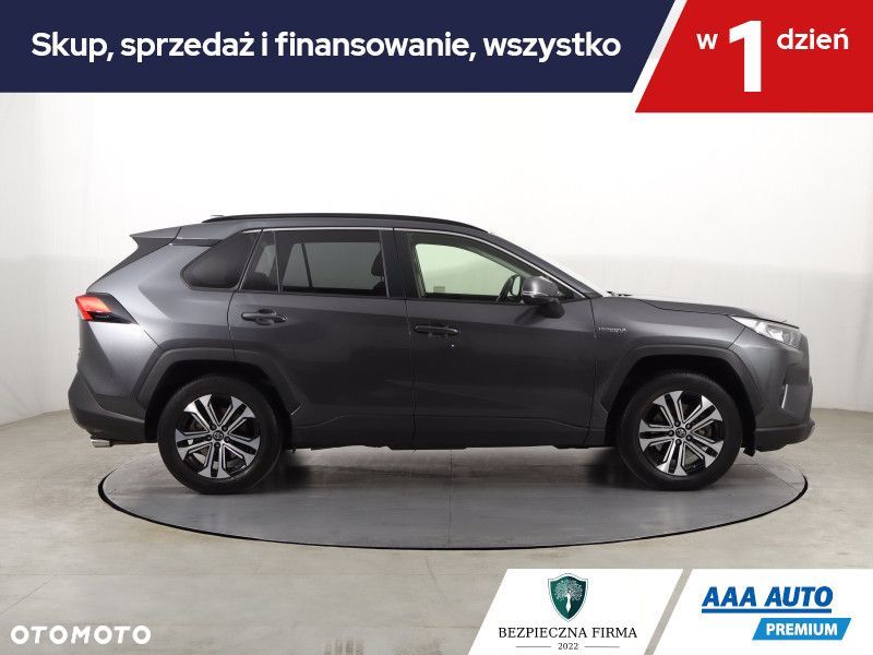 Toyota RAV4 - 8
